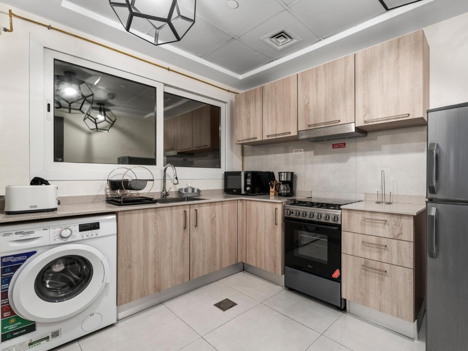 Contemporary And Spacious 1-bedroom In Ag Tower - Business Bay * Dubai